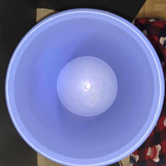 Tupperware 9 qt storage container with lid 255 and 1203 - Picture 6 of 9